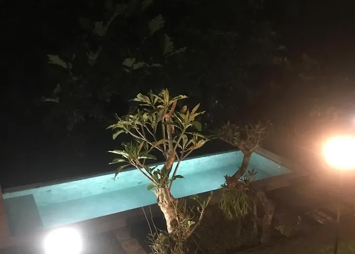 Jagadhita Sekembang 山林小屋 *